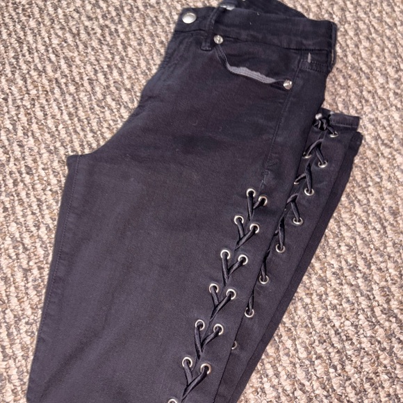 Good American Black High-Rise Skinny Jeans - Picture 10 of 10